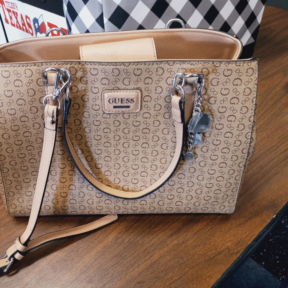 Nwot guess purse